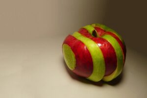 red and green sliced apple