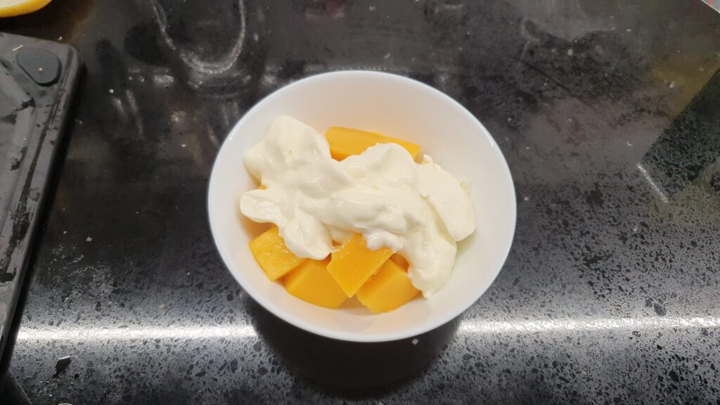 diced mangoes with yogurt